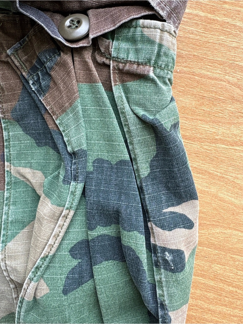 Cool Camouflage Cargo Men’s Shorts - Green Camo Military Issue Cut-Offs - Picture 5 of 13